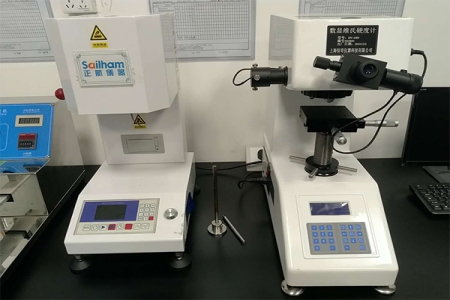 Digital Vickers hardness tester